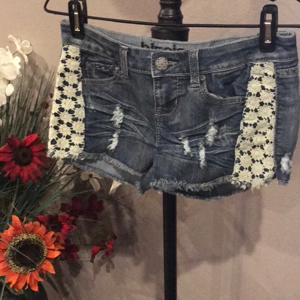 Jean shorts with lace embellishment